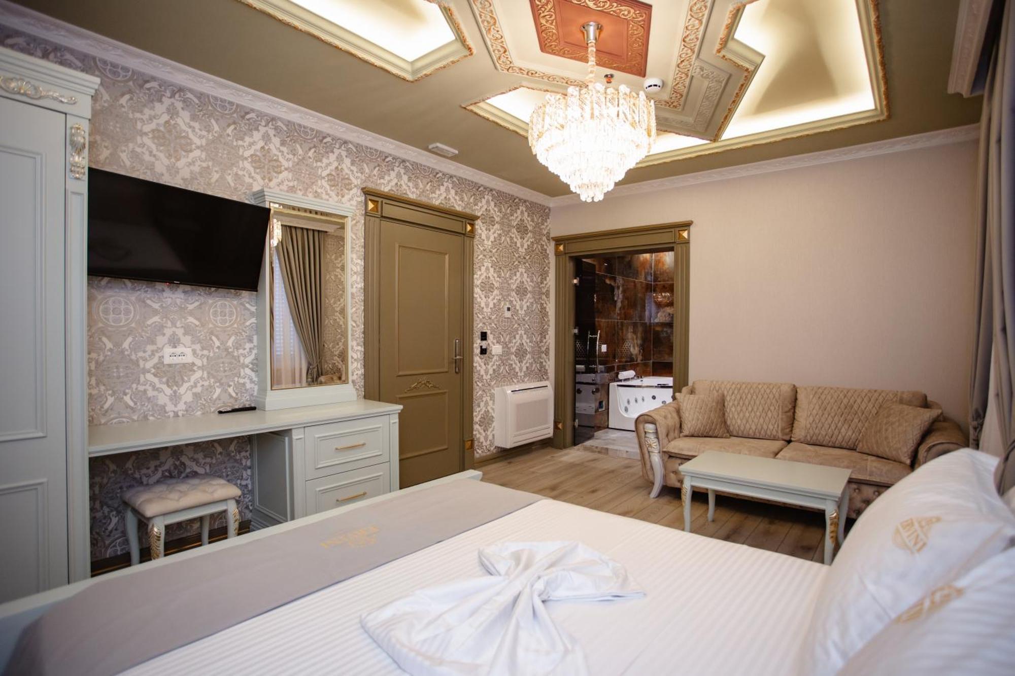 Ervini Boutique Hotel Shkodër Exteriör bild
