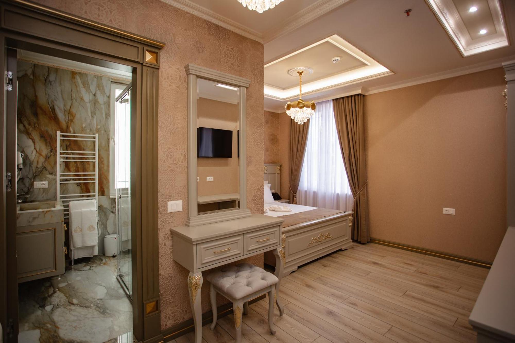 Ervini Boutique Hotel Shkodër Exteriör bild
